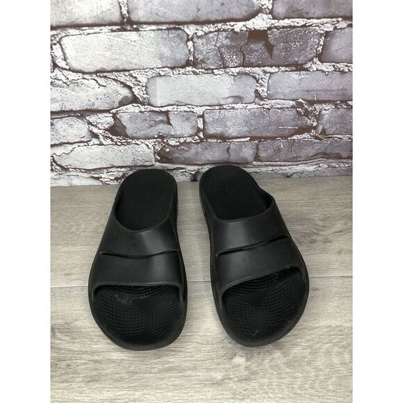 OOFOS Black Rubber Lightweight Recovery Slides Sandals Women’s 41EU/10M US Men 8 - Picture 2 of 16